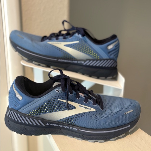 Brooks Shoes - Brooks Adrenaline GTS 22 Womens Size 10 Medium Med Blue Running Shoes Sneakers